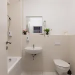 Mono With Free Parking