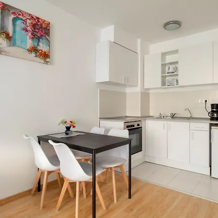 Mono With Free Parking Appartement *