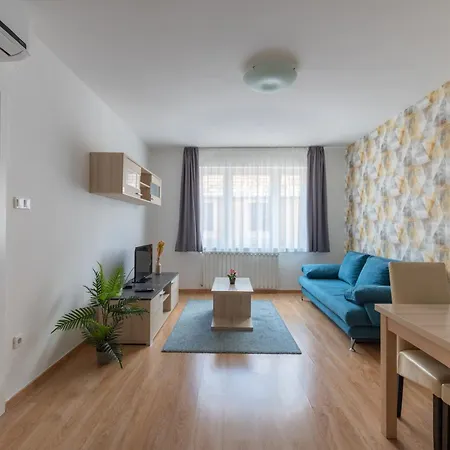 Mono With Free Parking Apartament